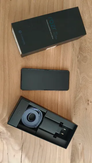 Motorola RAZR 50 ultra con scatola + accessori