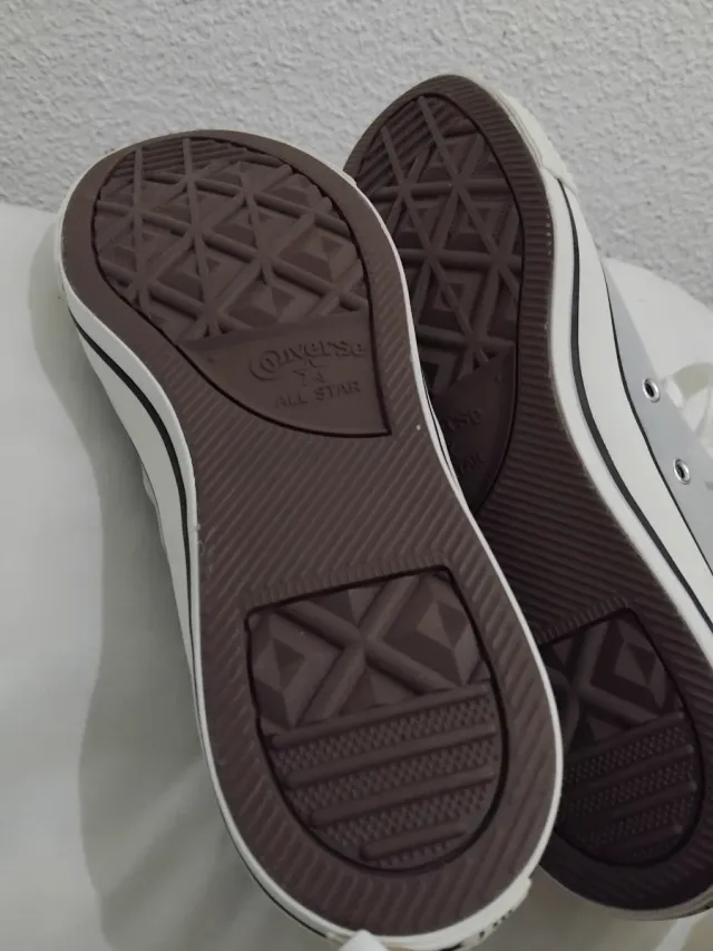 Converse All Star grises y blancas