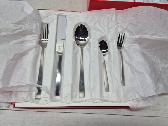 Conjunto de 60 utensílios de mesa