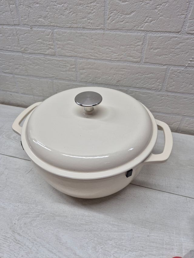 Panela de ferro fundido esmaltada Amazon Basics 4,1L