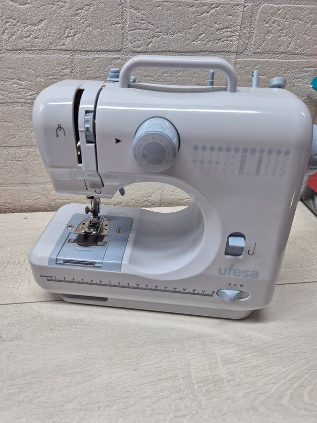 Máquina de costura ufesa SW1201