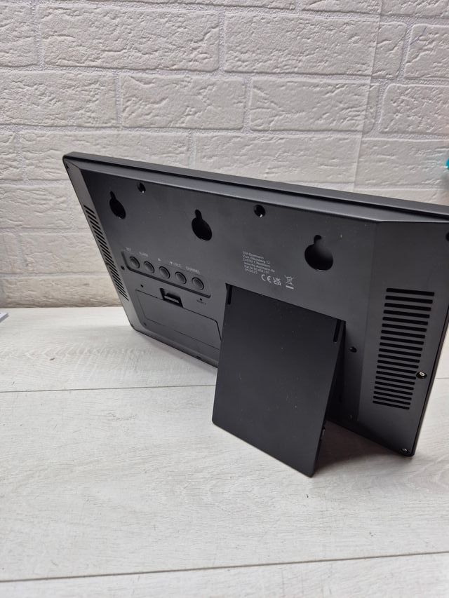 Relógio de parede digital com temperatura