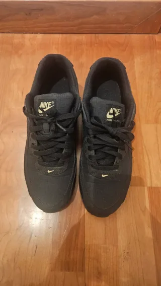 Nike Air Max 90 Negro/Dorado