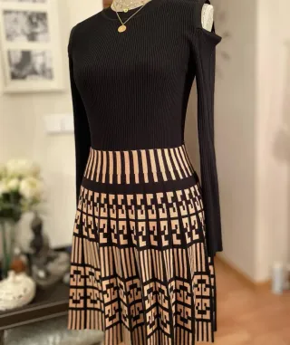 Falda de punto beige y negra