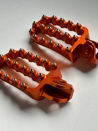 Estriberas KTM grandes Naranja