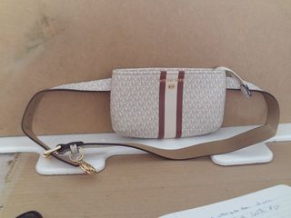 Riñonera Michael Kors Beige y Marrón