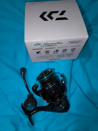 Carrete Daiwa Emeraldas LT3000S-H.   Caña emeralda
