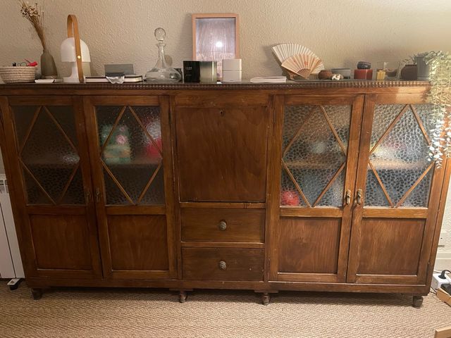 Mueble de anticuario madera y cristal