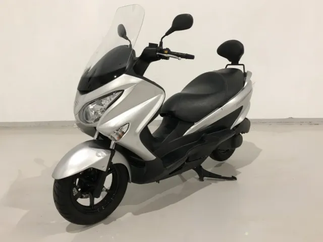 Suzuki Burgman UH200