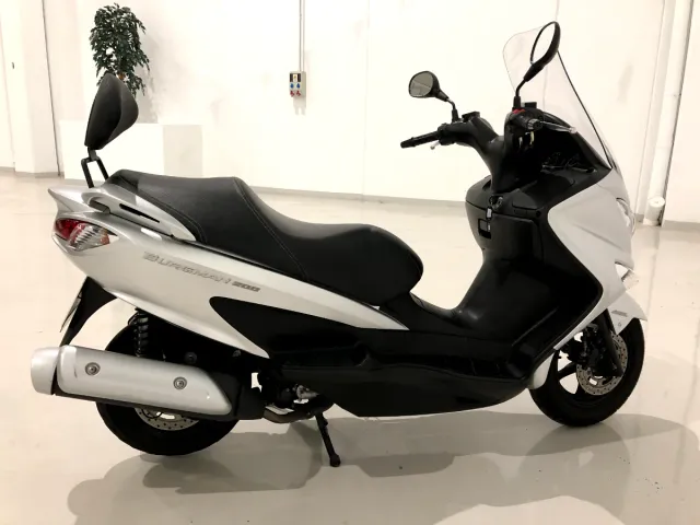 Suzuki Burgman UH200
