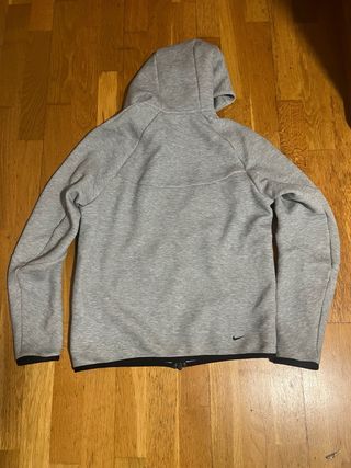 Sudadera Nike Tech Gris