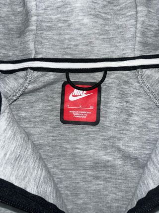 Sudadera Nike Tech Gris