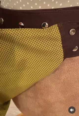 Falda reversible marrón y verde