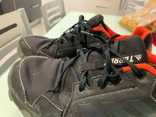 Adidas Terrex Zapatillas Negras y Rojas