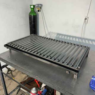 Griglia 80x50cm a V con grassoiera per barbecue