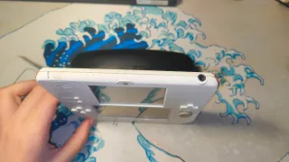 Nintendo 2DS Blanca y Roja con cargador