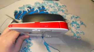 Nintendo 2DS Blanca y Roja con cargador