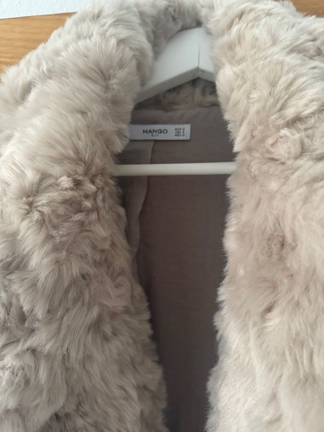 Abrigo de visón sintético Mango beige