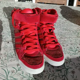 Adidas Bambas Estampado Animal Rojo.