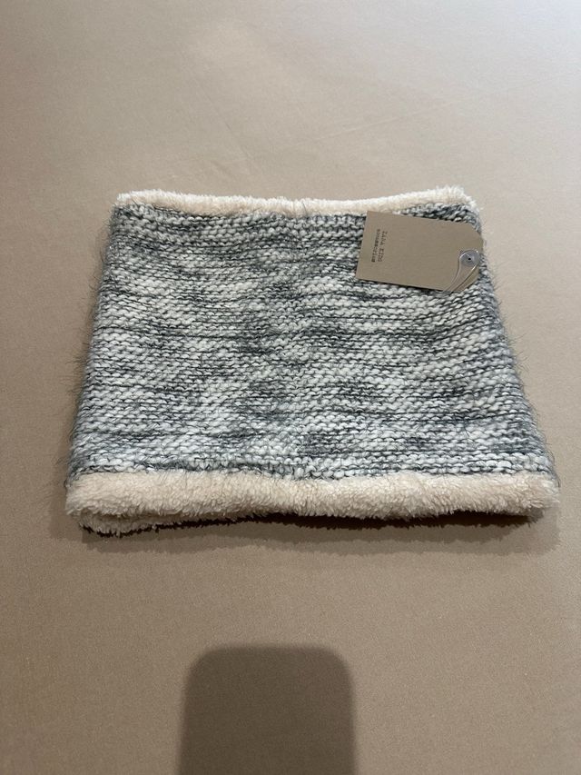 Cuello Zara punto y pelito gris