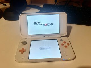 Nintendo New 2DS XL Blanca y Naranja