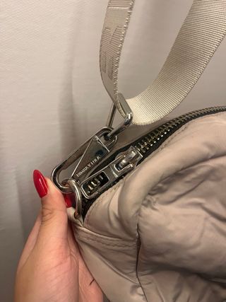 Bolso bandolera Bimba y Lola beige y plateado