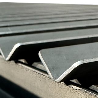 Griglia 90x50 cm in V con grassoiera per barbecue