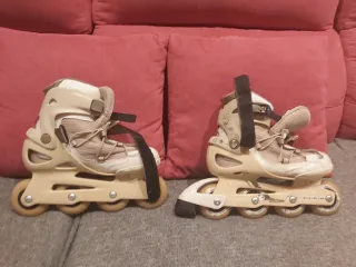 Patines en línea color beige