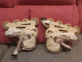 Patines en línea color beige