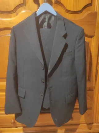 Traje azul marino oscuro completo