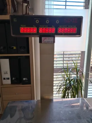 Báscula Nixie antigua