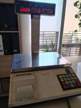 Báscula Nixie antigua