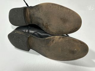 Botines negros con cordones