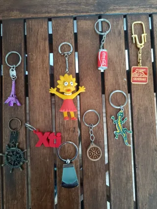 Lote de 9 porta-chaves variados