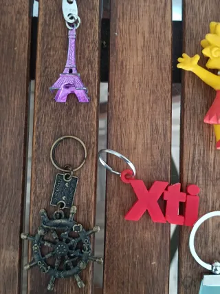 Lote de 9 porta-chaves variados