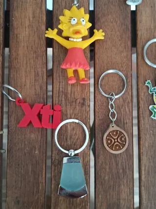 Lote de 9 porta-chaves variados