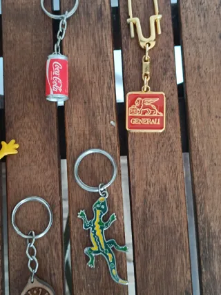 Lote de 9 porta-chaves variados