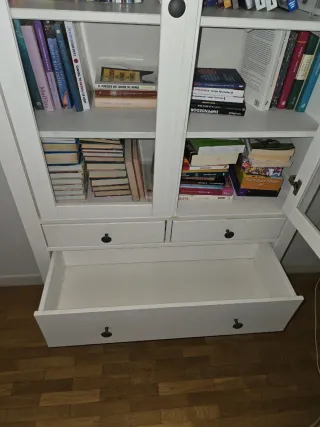 Preciosa Vitrina blanca Ikea