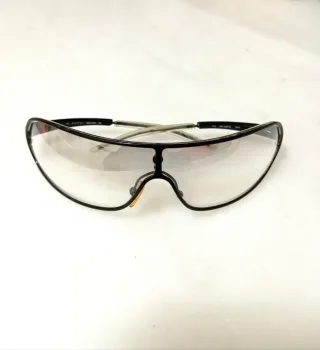 Gafas de sol Gucci negras y grises