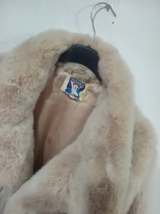 Abrigo de pelo beige talla única