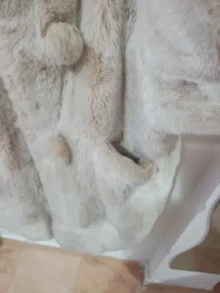 Abrigo de pelo beige talla única