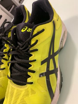 Zapatillas Asics Amarillas y Negras