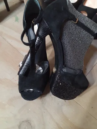 Zapatos de tacón mujer negros y plateados