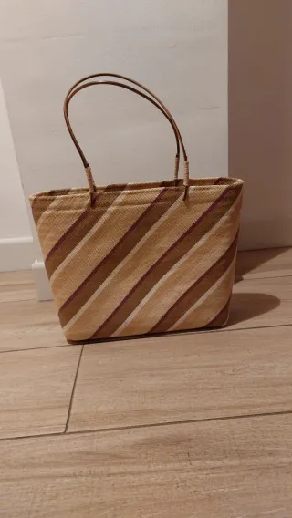 Bolso de mano de rayas beige y marrón