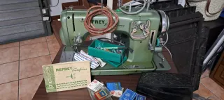 Máquina de coser Refrey Transforma