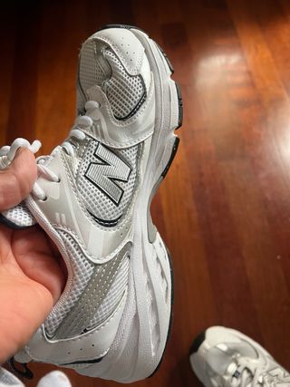 Zapatilla New Balance 530 Plata/Blanco