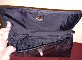 Bolso negro mujer cadena