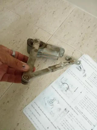 Cierrapuertas metálico Telesco