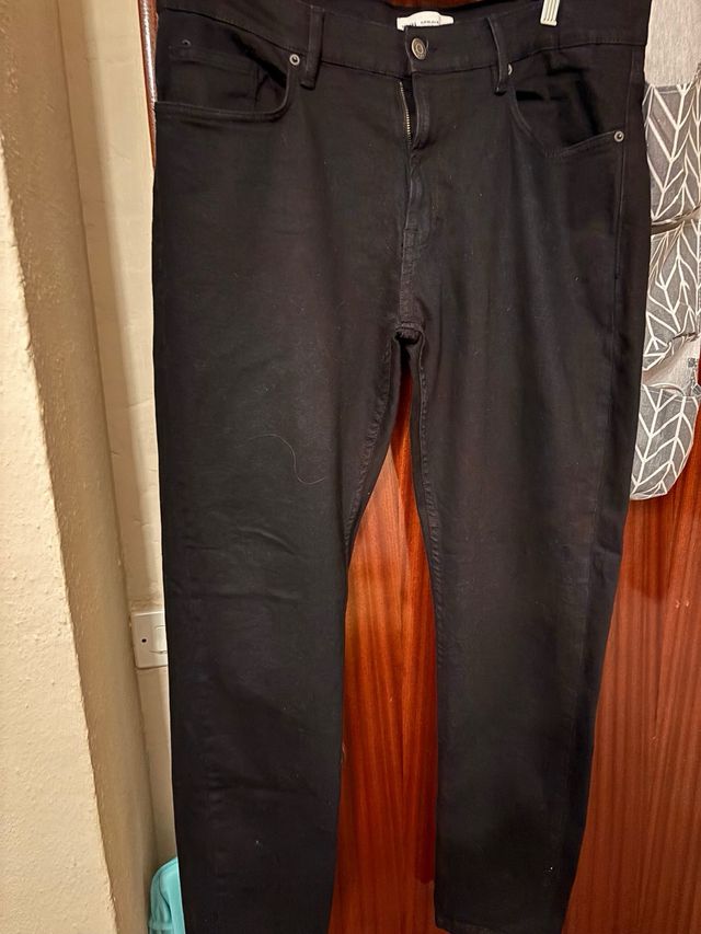 Pantalón Zara Talla 44 Negro