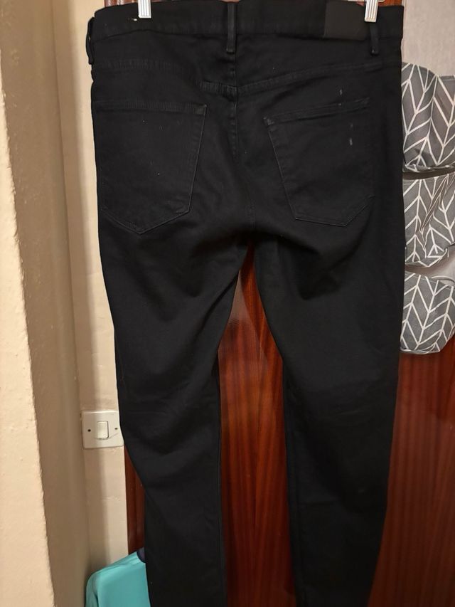 Pantalón Zara Talla 44 Negro